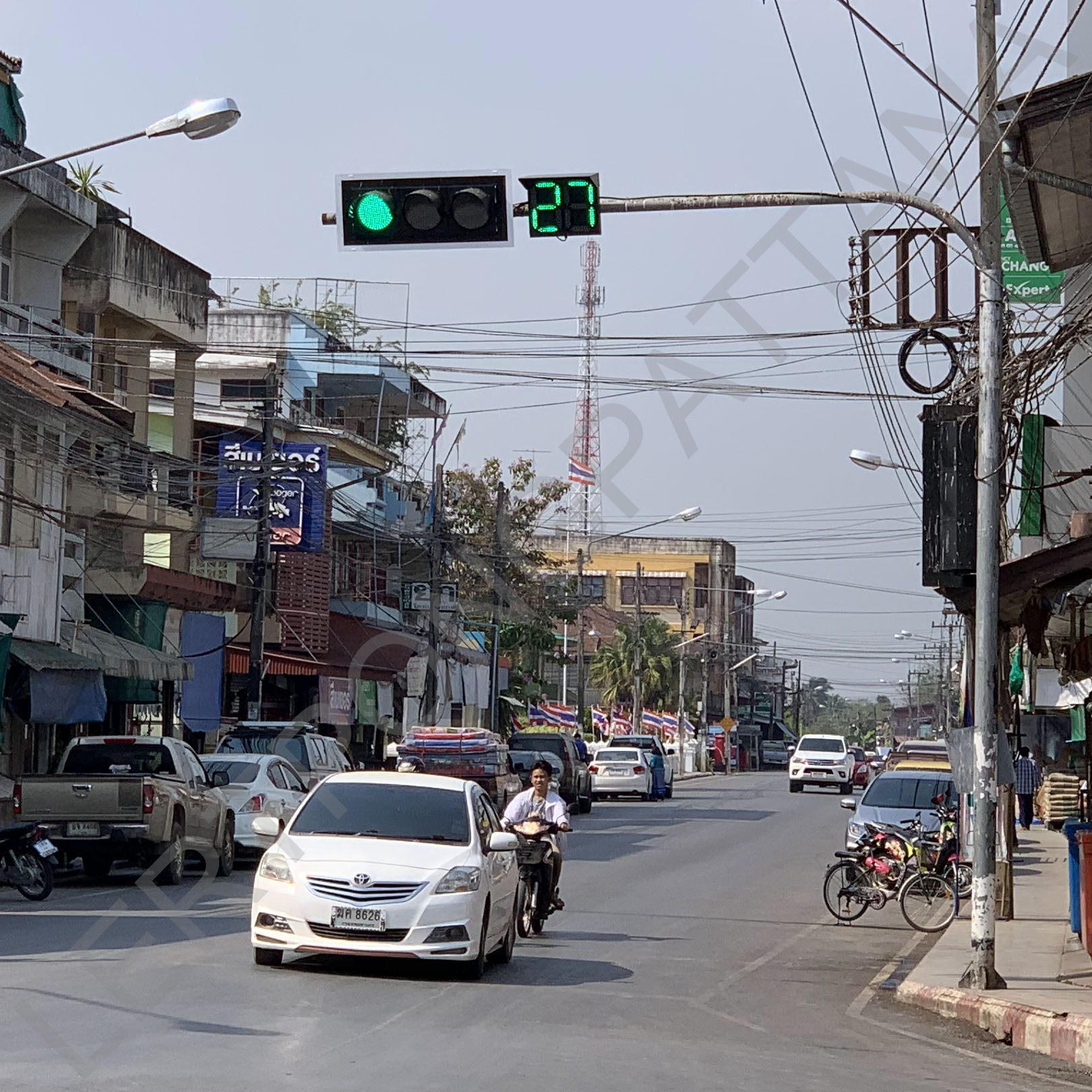 ปรังปรุงเปลี่ยนสัญญาณไฟเป็นแบบ LED  จ.น่าน